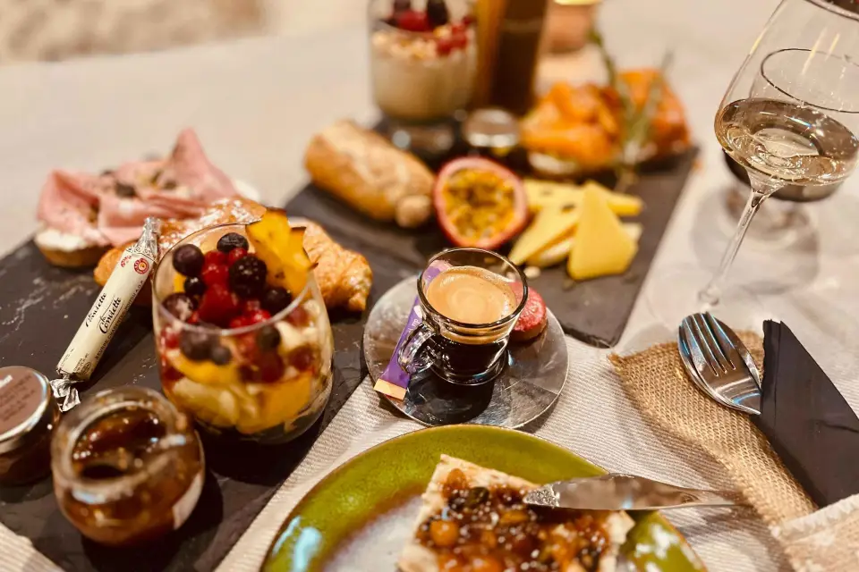 Brunch alsaciano con visita inmersiva a la bodega