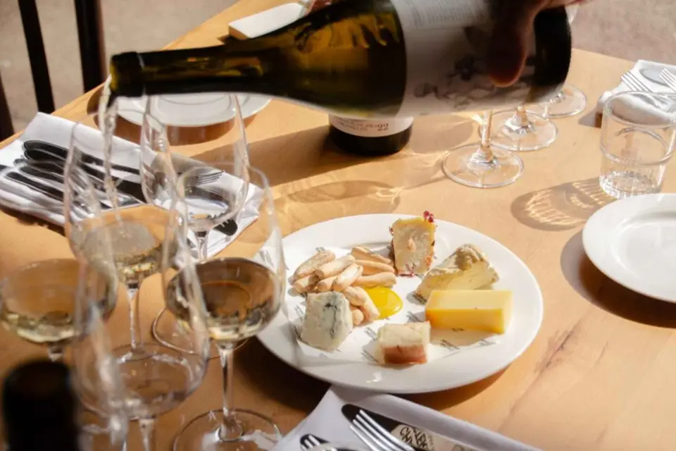 Amsterdam: Cata de queso y vino en Bodega Urbana