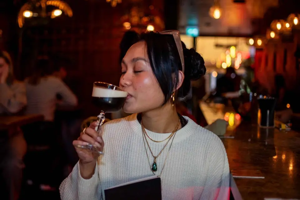 Centro de Rotterdam: Cocktail Bar Walking Tour - Autoguiado
