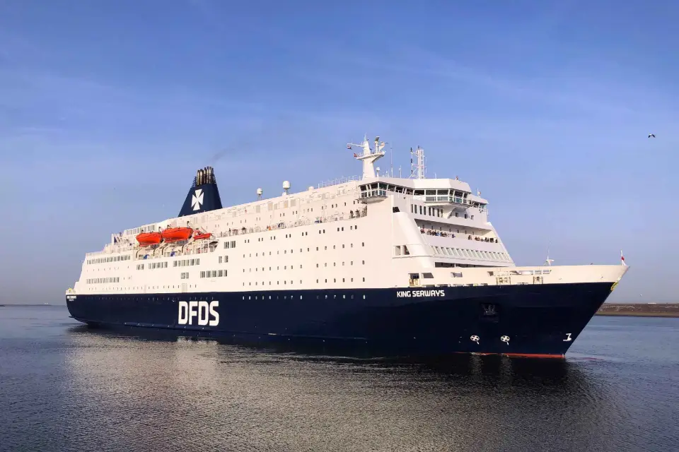 Desde Ámsterdam: Crucero de ida y vuelta de 2 noches a Newcastle