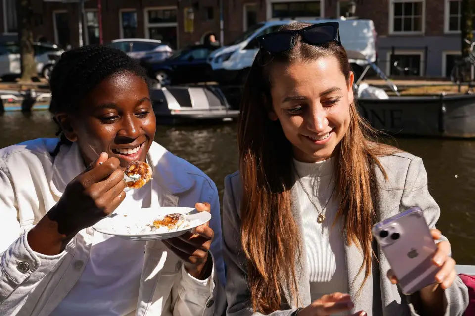 Amsterdam: Crucero privado de lujo con barbacoa y bebidas