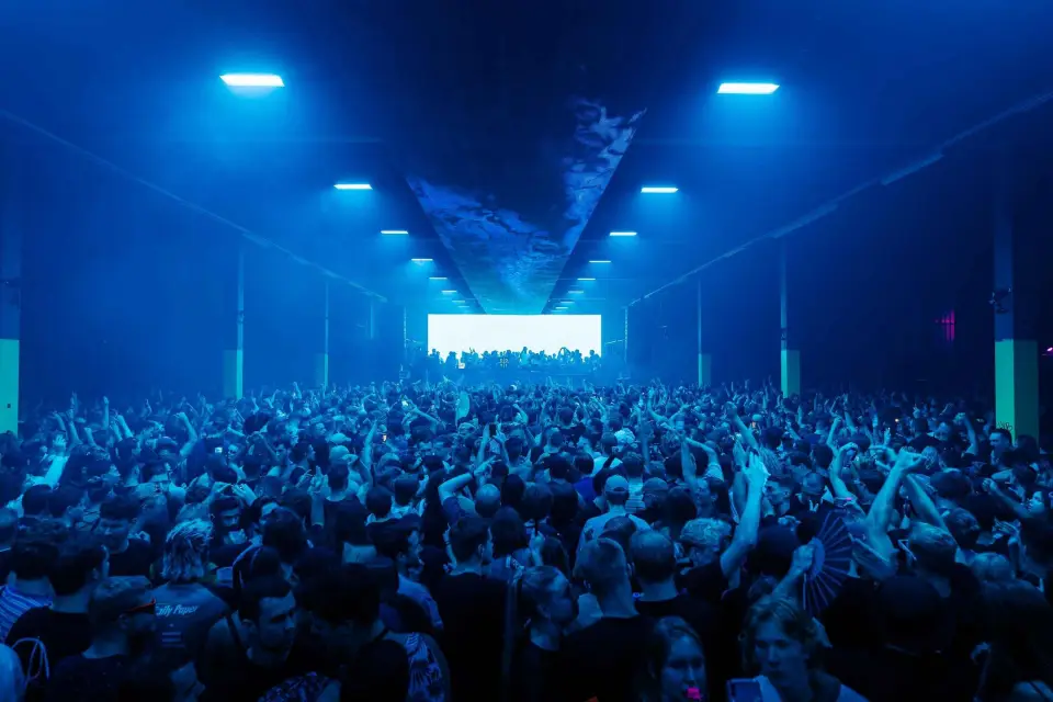 Amsterdam: DGTL ADE Show - Brutalismus 3000 Invita