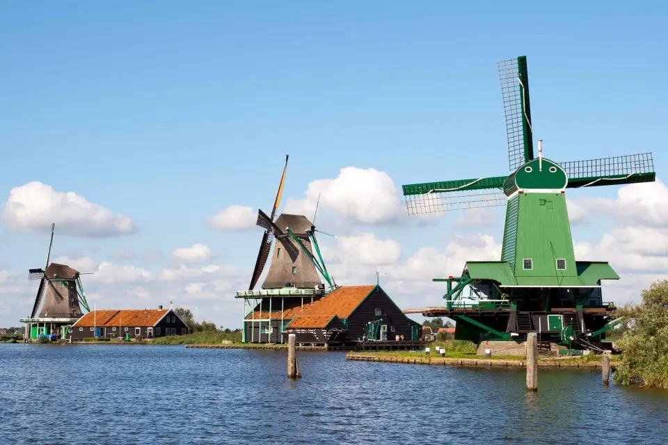 Amsterdam Excursión de un día a los molinos de Zaanse Schans en autocar de lujo