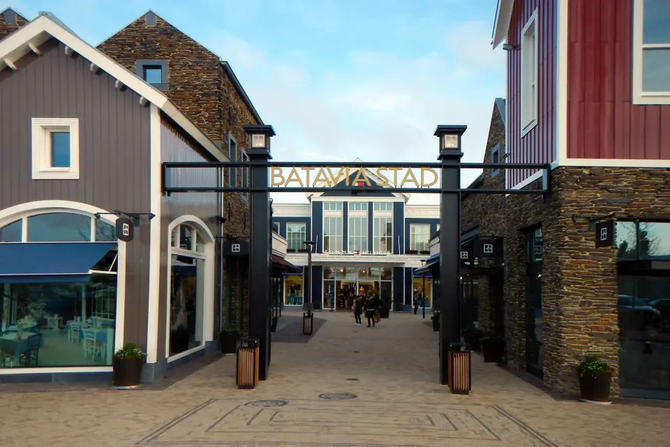 Desde Ámsterdam: Excursión de un día privada a Fashion Outlet
