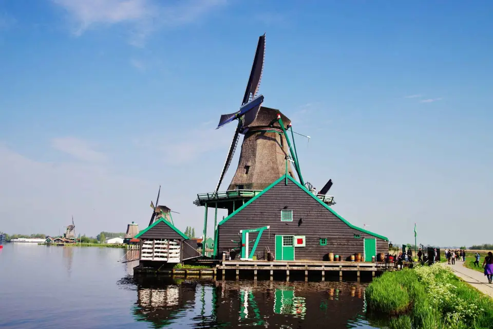 Ámsterdam: Keukenhof, Zaanse Schans y Rotterdam Day Tour