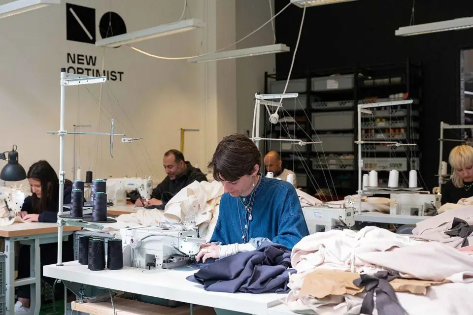 Nuevo Optimista: Visita al taller y tour de compras