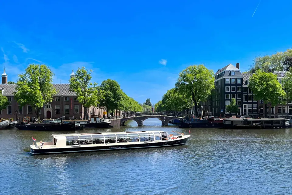Amsterdam: Paseo en barco por el canal del Festival de la Luz con comentarios en directo