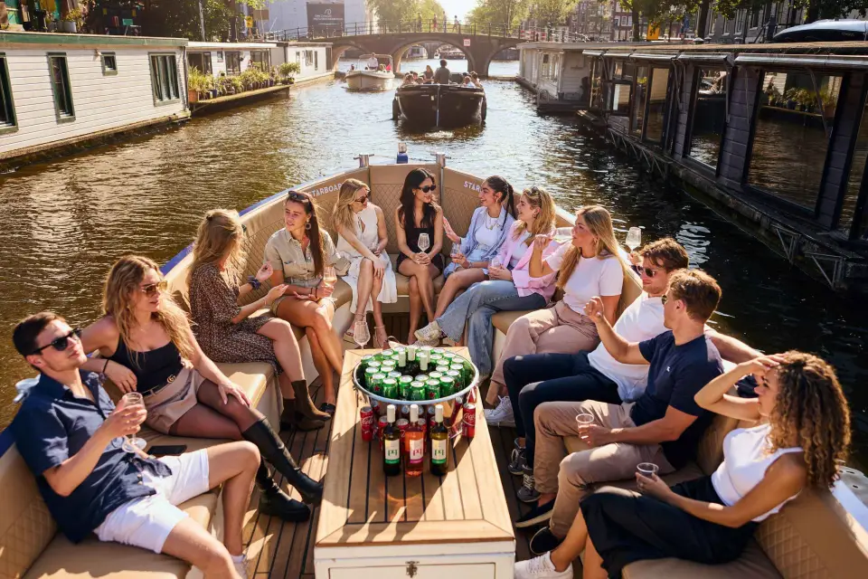 Amsterdam: Paseo en barco por el canal con opción de bebidas ilimitadas