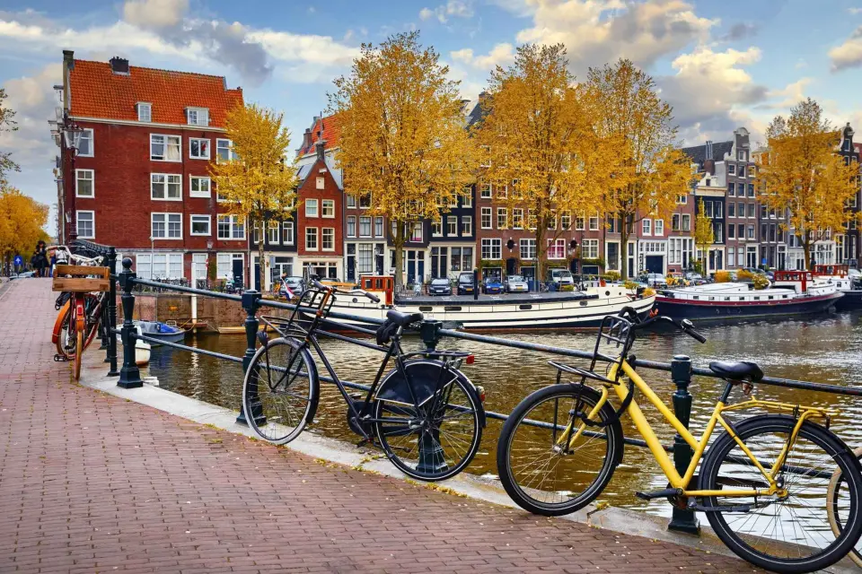 Recorrido en Bicicleta por el Casco Antiguo de Ámsterdam, Principales Atracciones y Naturaleza