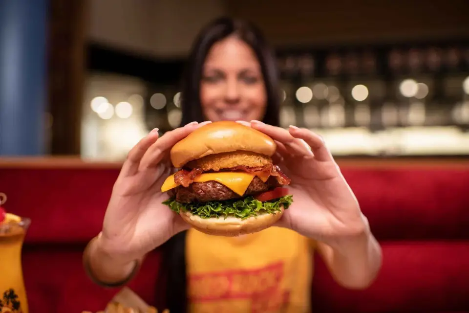 Ticket de entrada a la Vida Nocturna de Ámsterdam con Cena en el Hard Rock con MENÚ DE ORO