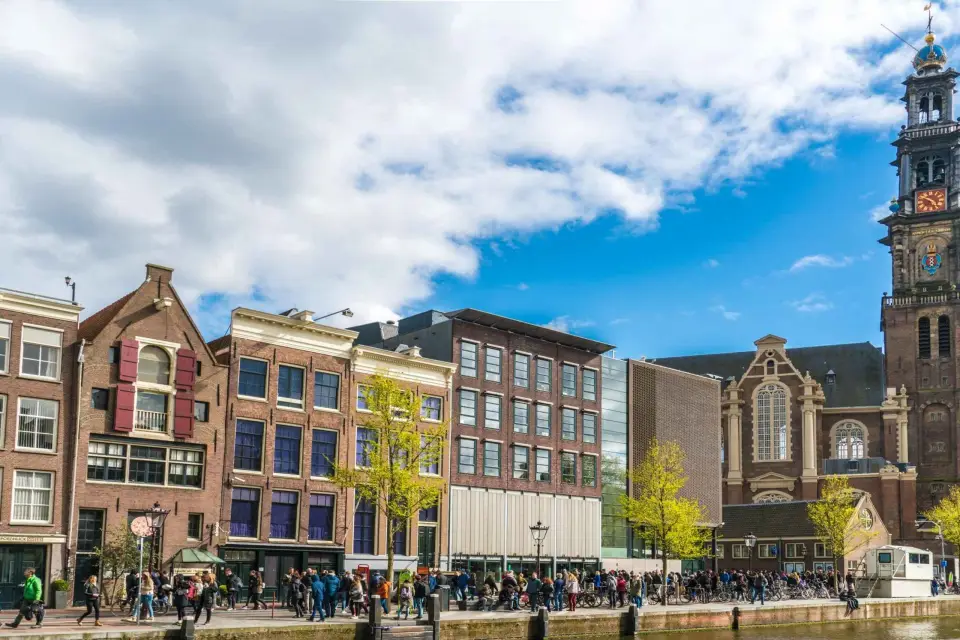 Tour privado del Museo de Ana Frank, del Holocausto y de la Historia Judía