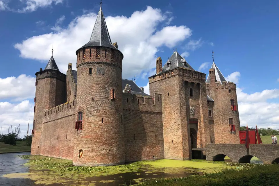 Visita al Castillo de Ámsterdam y a la ciudad de Utrecht