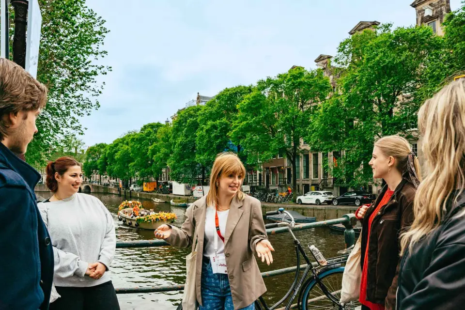 Amsterdam: Visita cultural por el centro de la ciudad en alemán o inglés