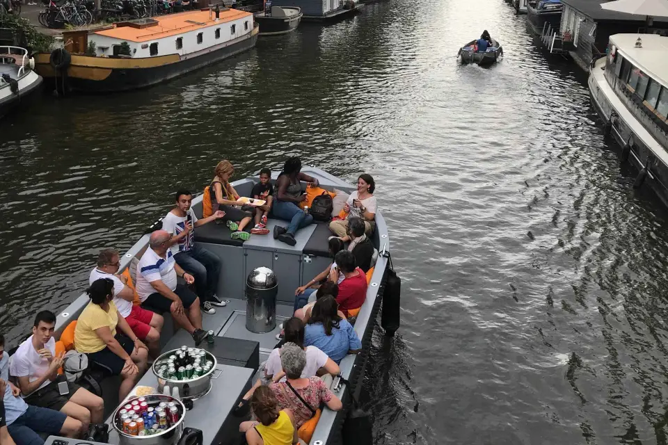 Visiter Amsterdam en Bateau avec un Guide Francais (francés)