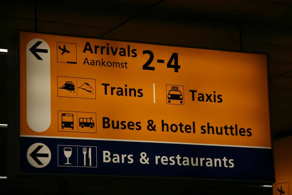 Amsterdam: Vuelo con escala Visita guiada privada (3h o 5h)