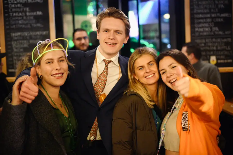 Pub Crawl ¡Tour de fiesta por Bruselas!