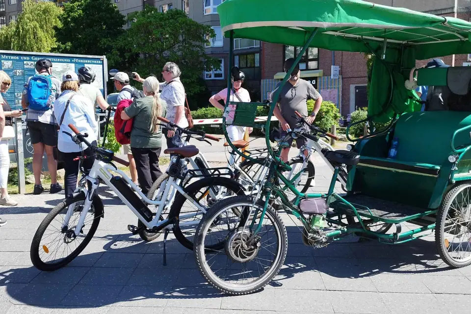 Berlín (E)Bike Tour Puntos Históricos Destacados en Grupos Reducidos