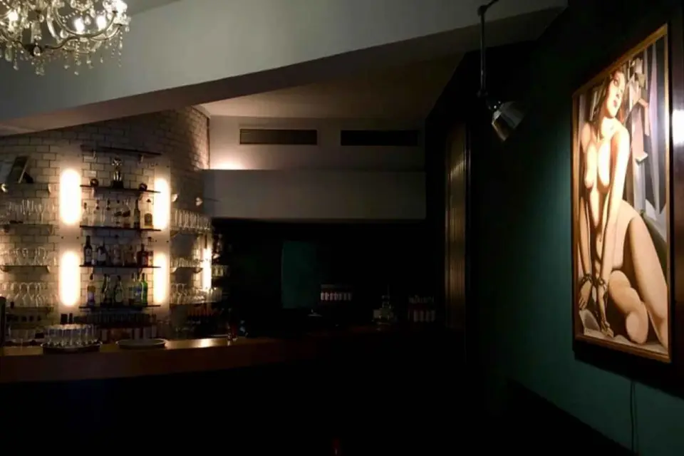 Berlín: Cena en la oscuridad
