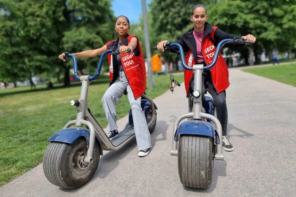 Ciudad de Berlín: Tour guiado de 2 horas en E-Scooter Fat Tire