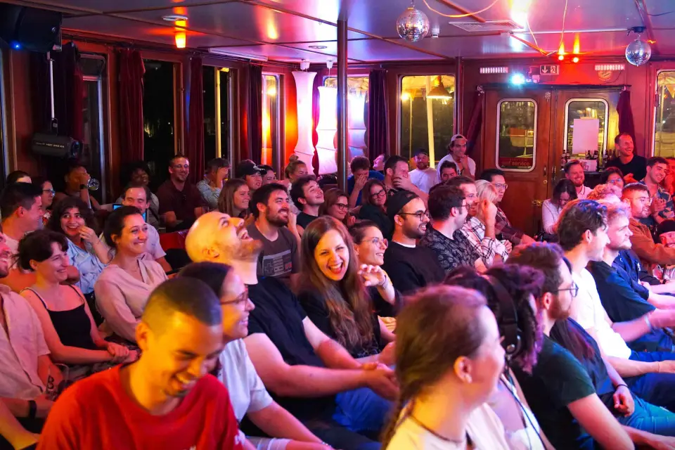 Berlín: Comedia de Europa del Este Entrada especial y chupito gratis
