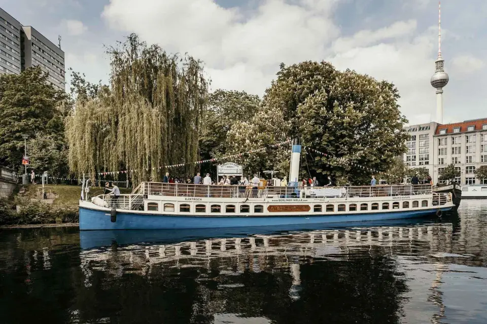Crucero de 6 horas en barco por los Grandes Lagos (alrededor del Müggelberge)