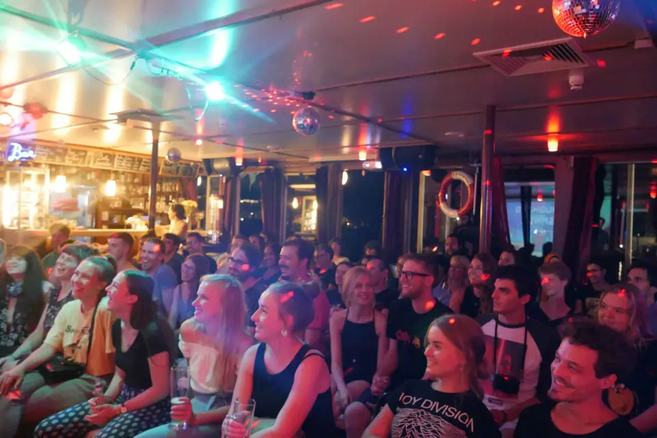 Berlín: Espectáculo de comedia Laughing Spree en un barco
