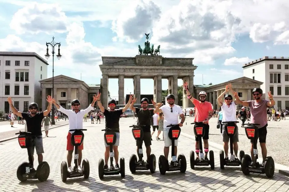 Berlín: Excursión matinal en Segway de 2 horas