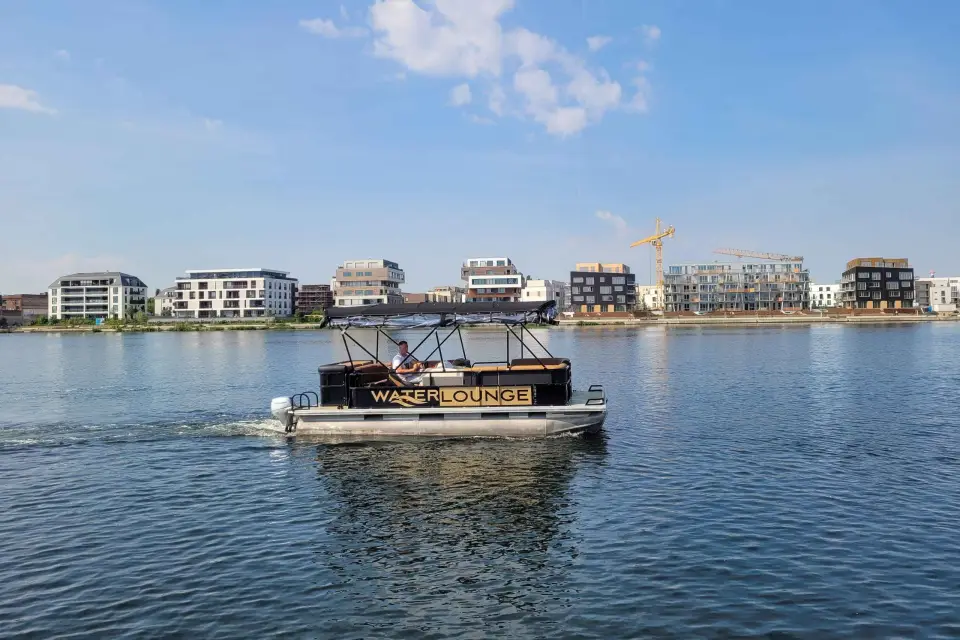 Berlín: Alquila un barco sin licencia para hasta 10 PAX