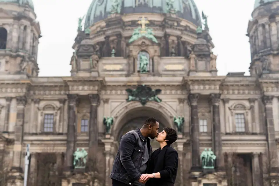 Historia de amor en Berlín: Sesión fotográfica de propuesta sorpresa