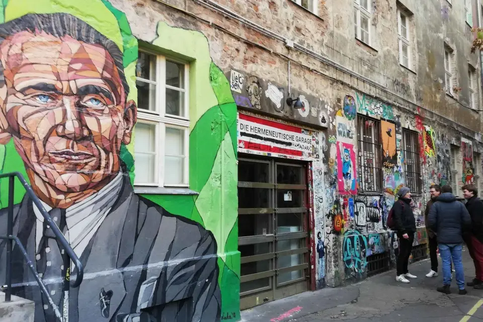 Berlín: Paseo guiado por los patios traseros históricos