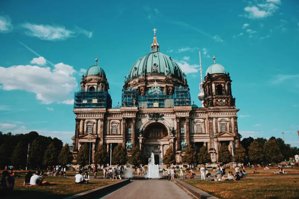 Berlin: First Discovery Walk and Reading Walking Tour