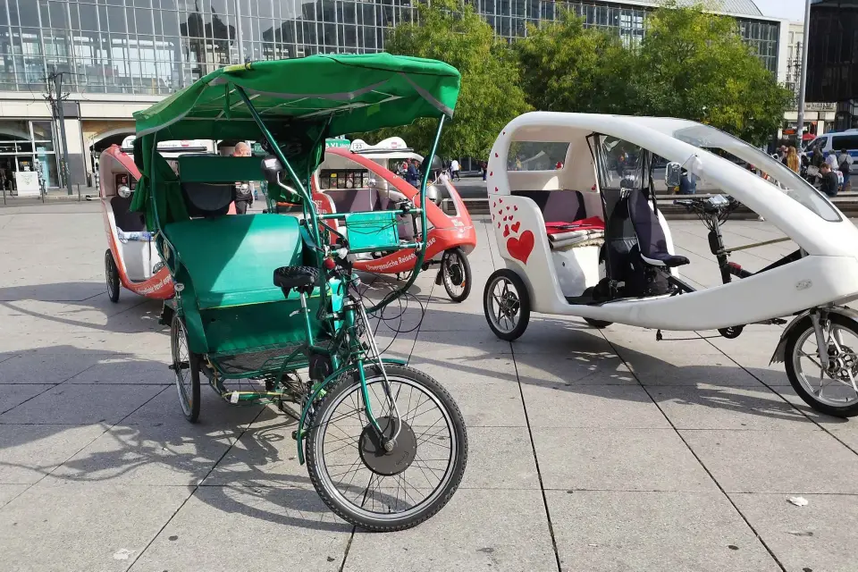 Recogida incluida hasta 10 Berlín rickshaw hasta 20 personas