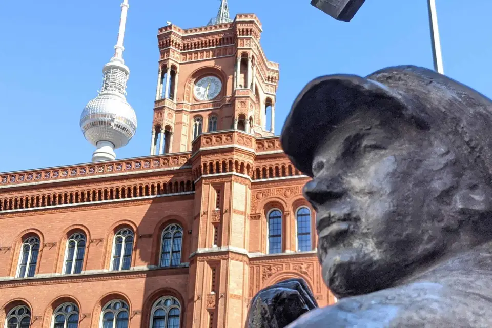 Berlín: Recorrido autoguiado por el centro de la ciudad con datos curiosos