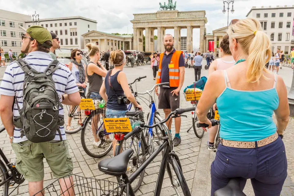 Berlín: Recorrido en Bicicleta por los Lugares de Interés con un Guía Local
