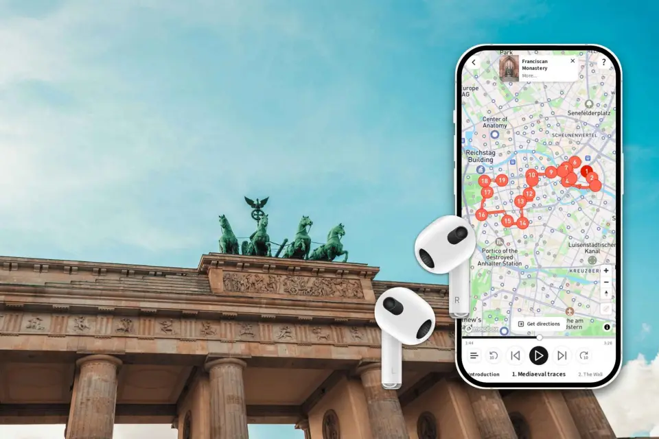 Berlín: Recorrido histórico autoguiado por la ciudad en un paseo