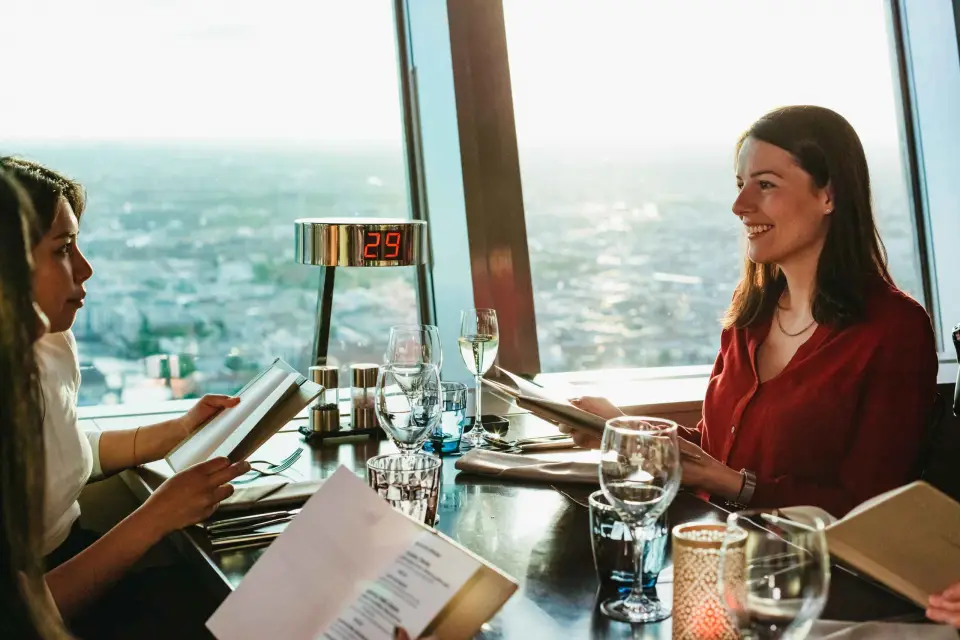 Torre de TV de Berlín: Entrada con vista rápida y comida de 3 platos
