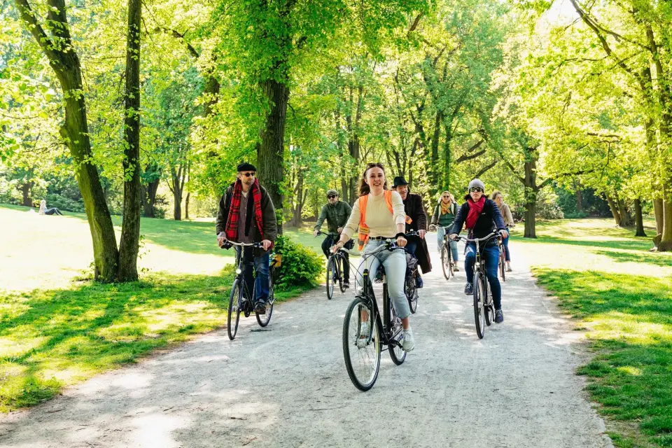 Berlín: Tour guiado en bicicleta por la ciudad