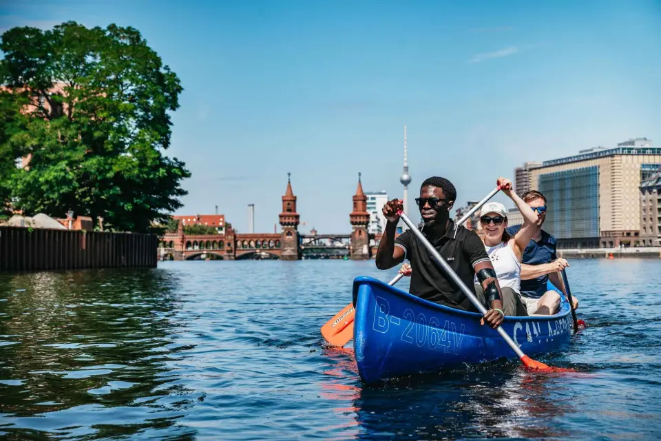 Berlín: Tour guiado en canoa