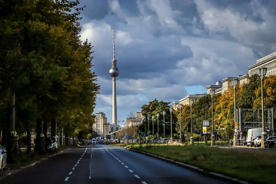 Berlín: Tour a pie guiado en inglés