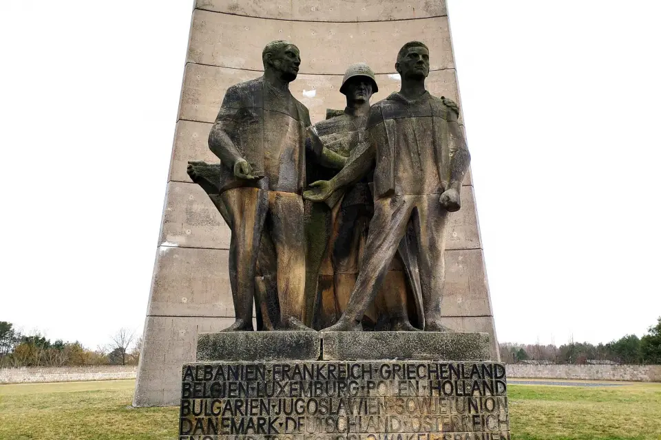 Berlín: Tour privado en furgoneta al campo de concentración de Sachsenhausen