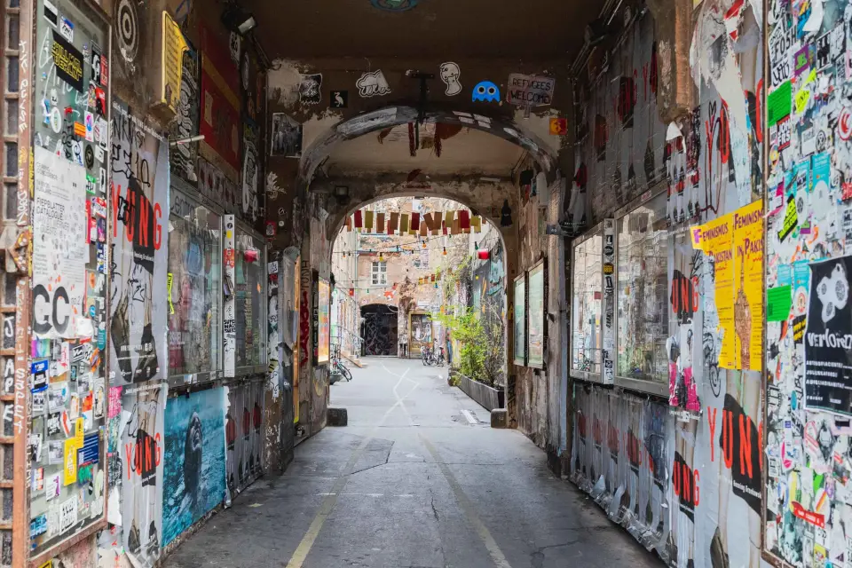 Berlín: Visita guiada a pie por los patios traseros ocultos