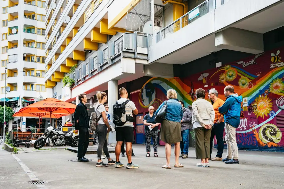 Berlín: Visita nocturna guiada a pie por Kreuzberg