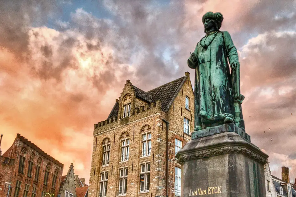 Brujas: Tour a pie de los Cuentos Nocturnos y la Historia Jamás Contada