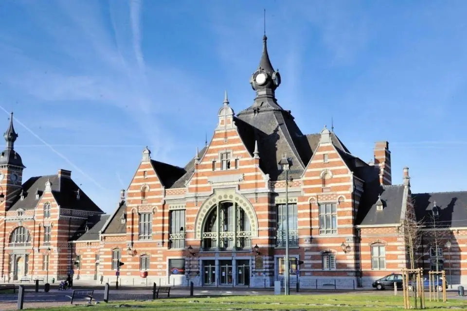 Bruselas: Entrada al Mundo de los Trenes y Audioguía In-App de la ciudad a pie
