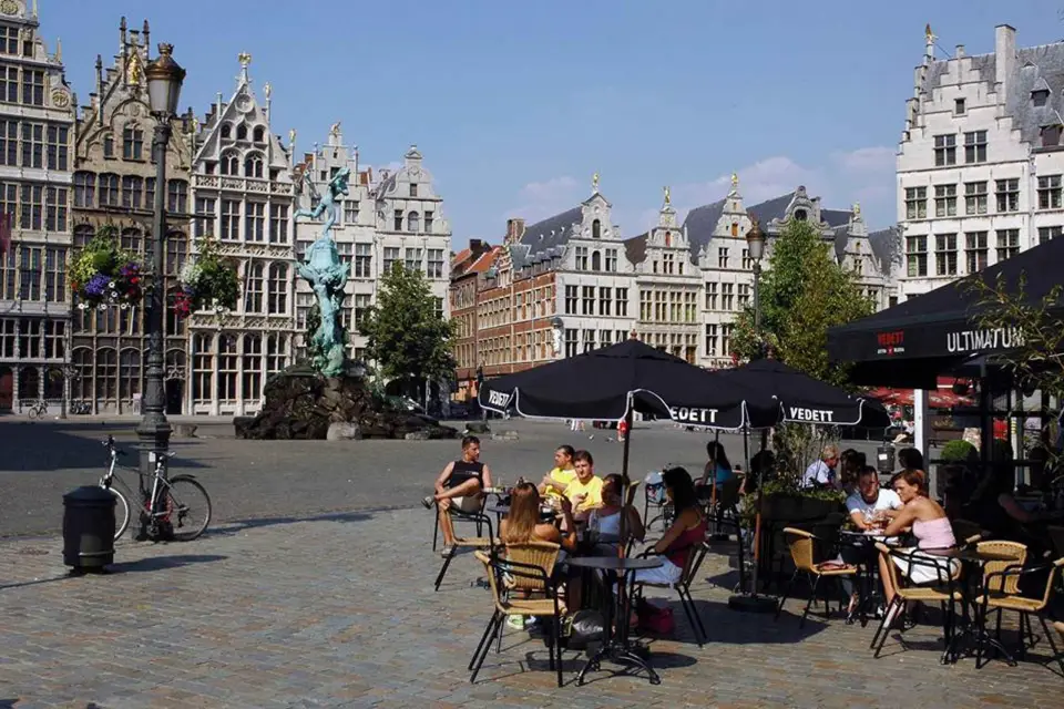 Desde Bruselas: Excursión de un día a Amberes con billete de tren de ida y vuelta