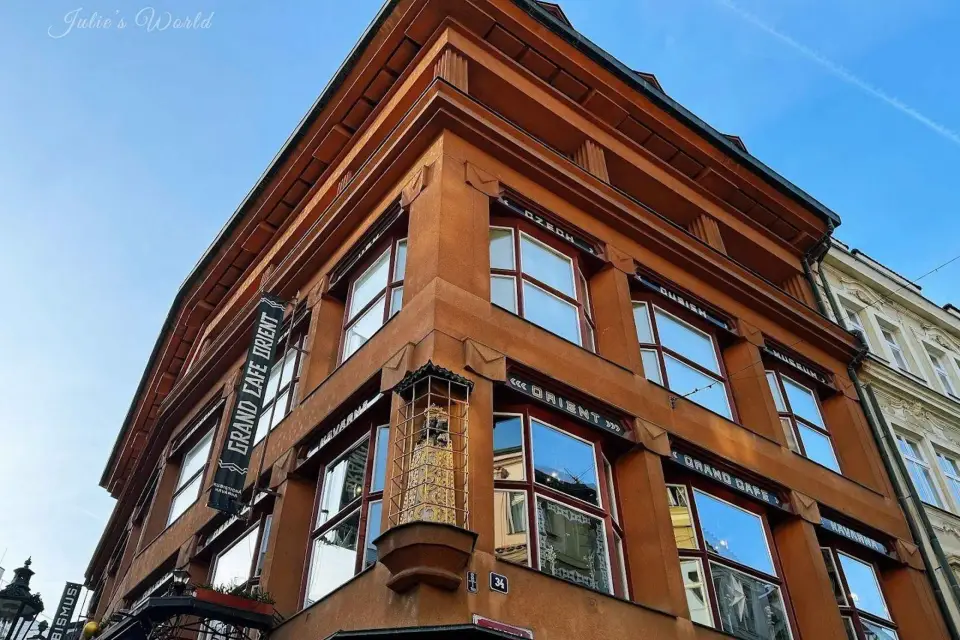 Praga: Entrada al Museo del Mundo de Banksy y tour de la ciudad In-App