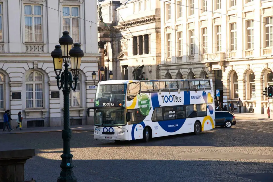 Tarjeta turística Bruselas con autobús turístico Hop-On Hop-Off