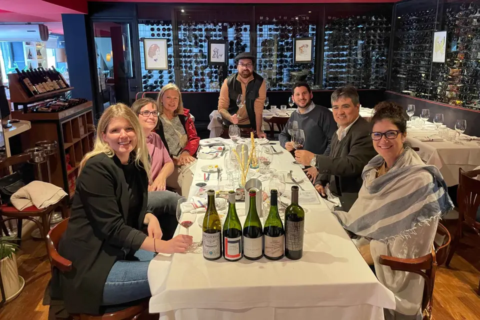 Cata Premium de Vinos y Comidas Argentinos Divertidos