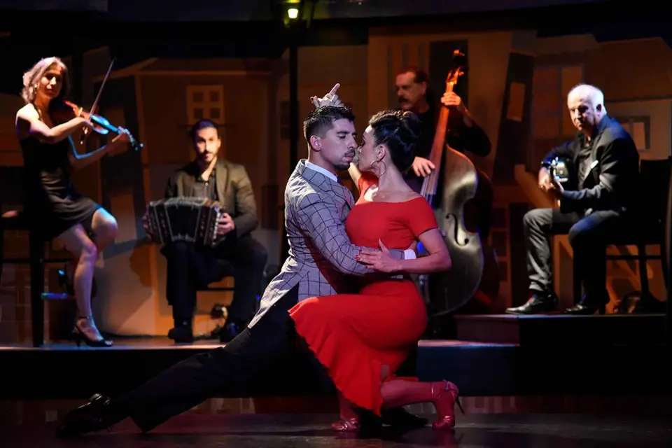 Cátulo Tango VIP: Cena Gourmet + Espectáculo + Traslado Gratis