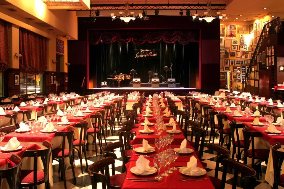 Cena en Esquina Homero Manzi y espectáculo de tango